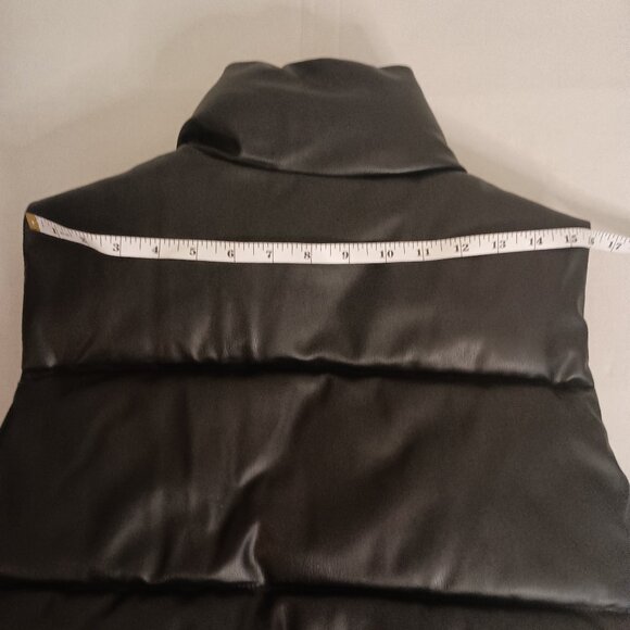 ZARA Gorpcore Black Faux Leather Crop Puffer Vest Women’s XS Streetwear EUC - Picture 10 of 15